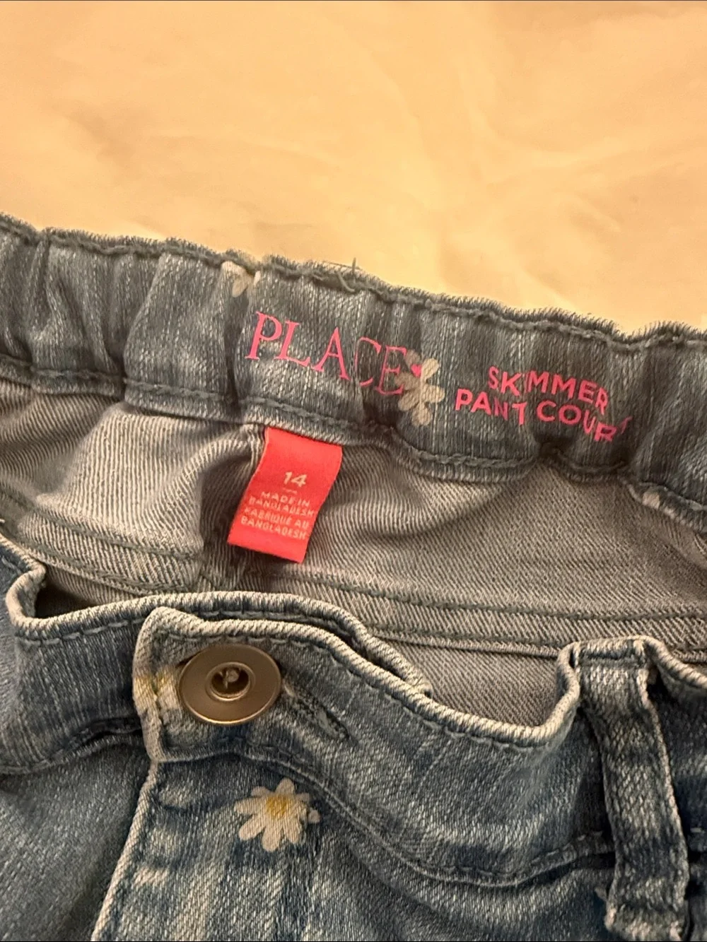 The Children's Place Light Blue Denim Capri Pants with White Daisy Print